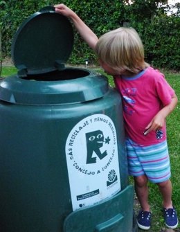 Contenedor de compostaje doméstico de Cogersa