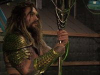 Nuevas fotos de Aquaman, tridente en mano, en los extras de Batman v Superman