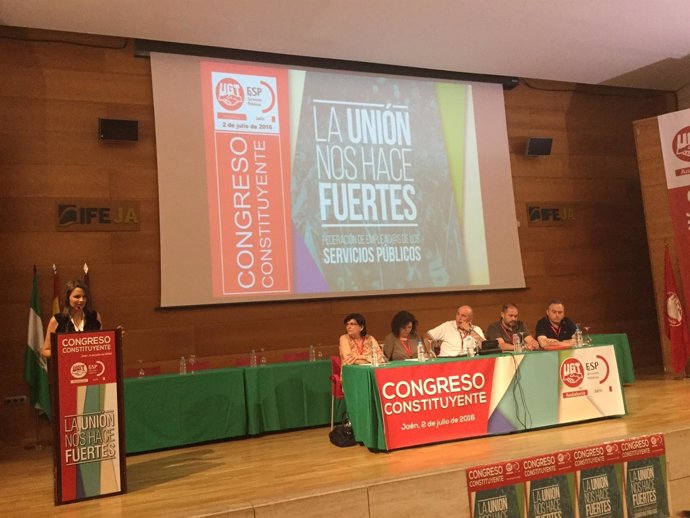 La delegada de la Junta en Jaén, Ana Cobo, en el congreso de FSP UGT Jaén