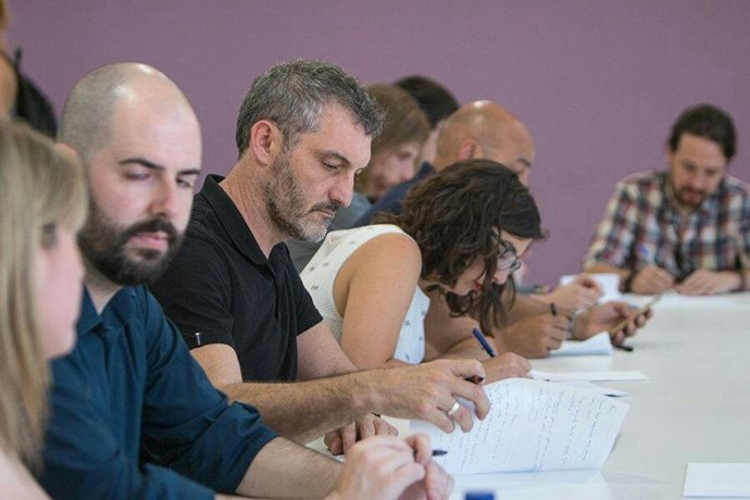 Urralburu durante la reunión