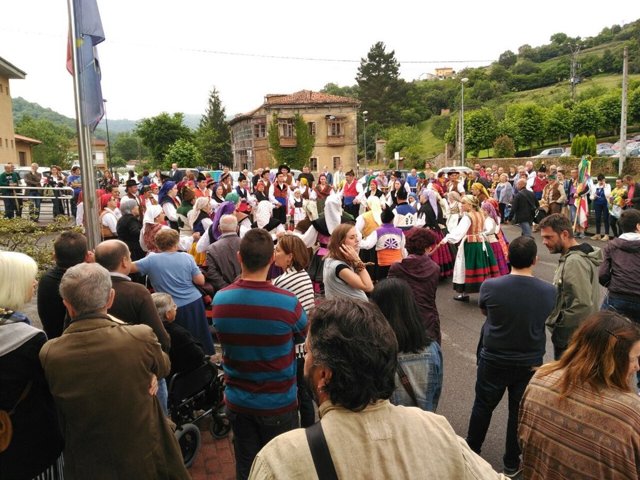 Celebraciones en la Fiesta de la Oficialidá de Bimenes. 