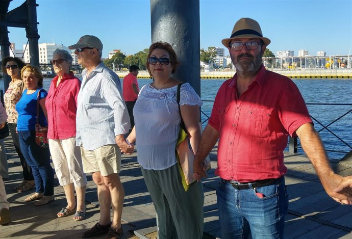 Pedro Jiménez (IU) en cadena de apoyo a refugiados en Huelva