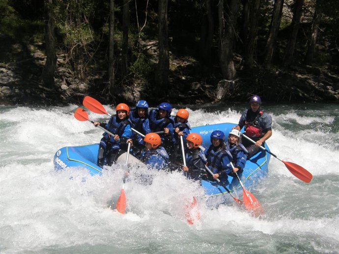 Actividad en uno de los campamentos de verano de la Diputación