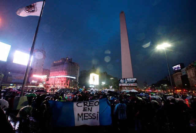 Manifestación en Buenos Aires para que Messi no abandone la selección argentina