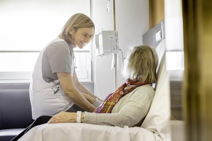 Enfermera y paciente.