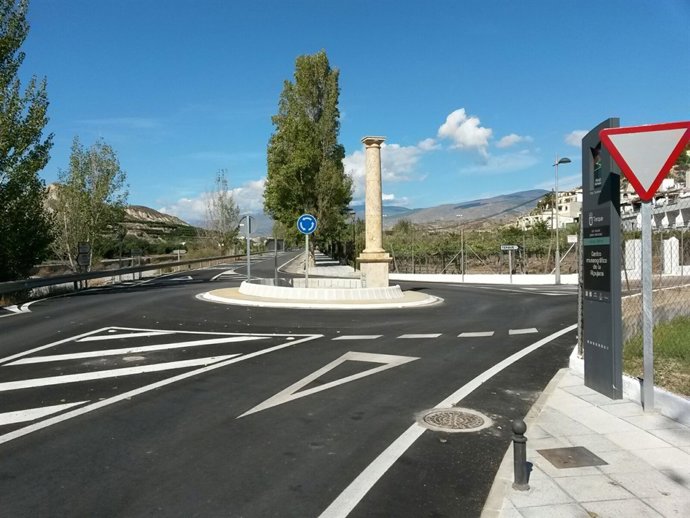 Las obras en carreteras provinciales buscan la mejora de su seguridad.