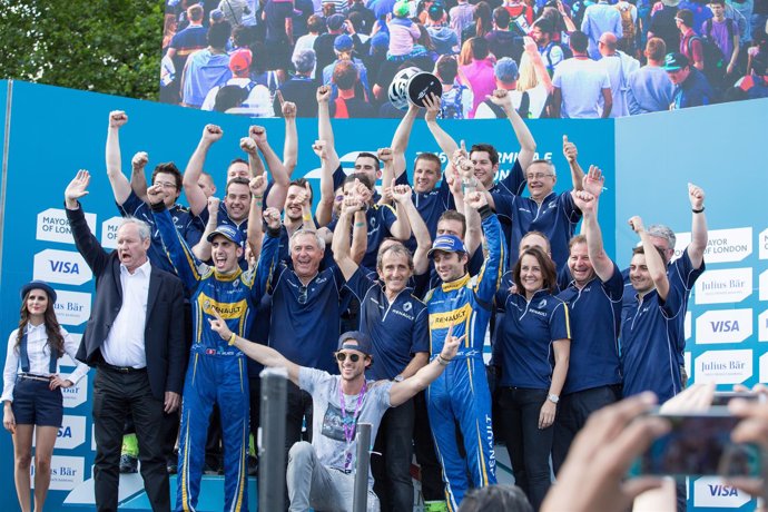 Buemi y Renault se coronan en la Fórmula E