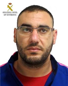 Hombre en busca en Níjar (Almería)