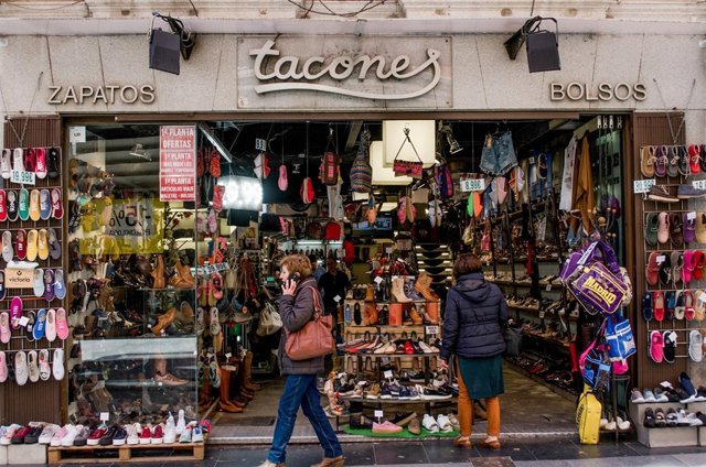 Tienda, tiendas, tienda de zapatos, rebajas, tienda de complementos, complemento