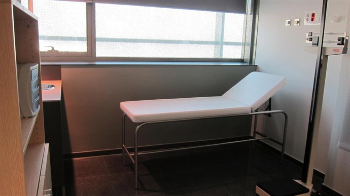 Camilla de un centro sanitario