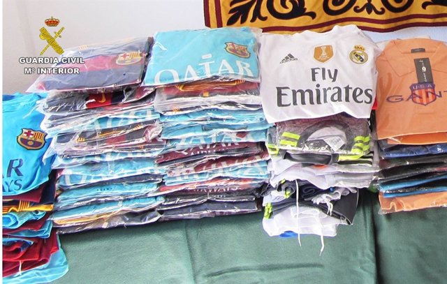 La Guardia Civil interviene en Calpe ropa falsificada por valor de  14.000 €
