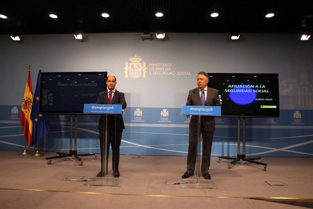 Juan Pablo Riesgo y Tomás Burgos, durante una rueda de prensa 