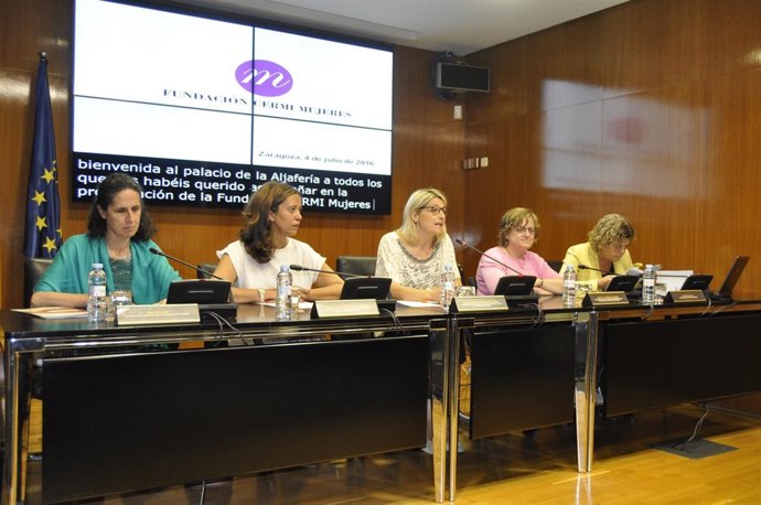 Foto De La Presentación De CERMI Mujeres