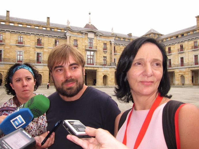 Carolina Bescansa y Daniel Ripa (Podemos) en Gijón