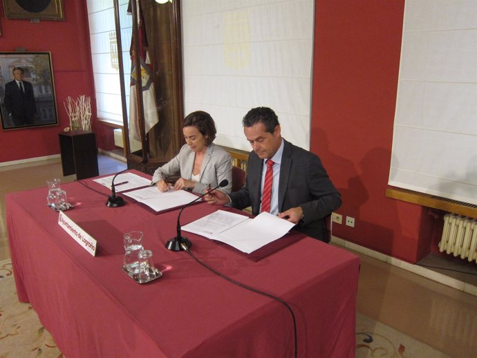 Gamarra y Luengos firman el convenio