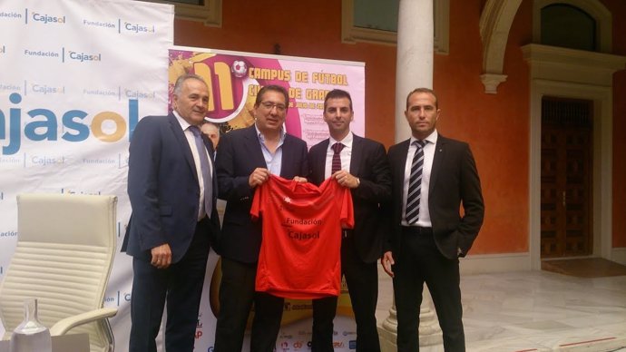 Presentación del XI Campus de Fútbol Ciudad de Granada.