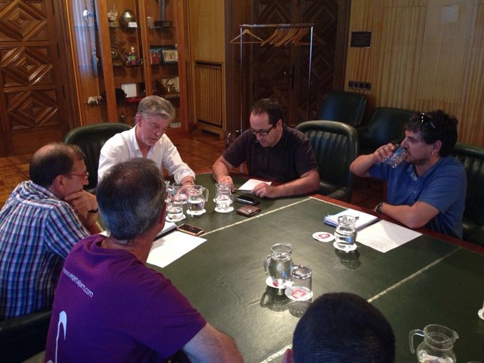 Santisteve con el comité de empresa de FCC