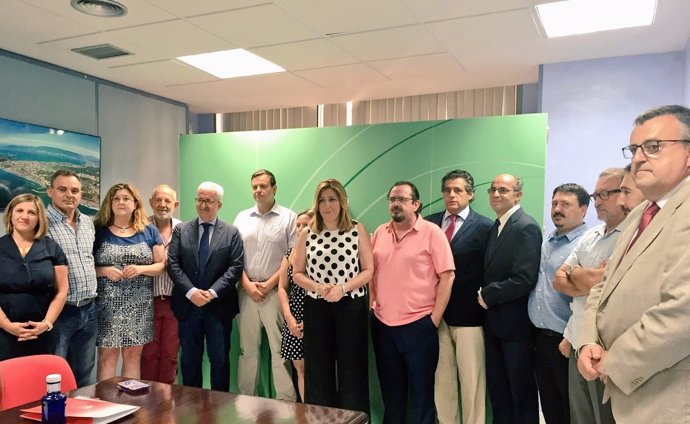 Susana Díaz reunida con el Grupo Transfronterizo