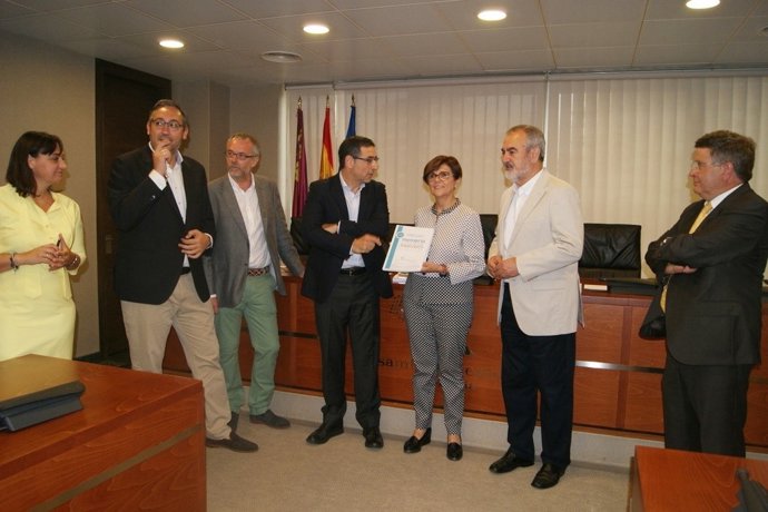 [Medioscartagena] FOTO, AUDIO Y NP DE RAFAEL GONZALEZ TOVAR PRESENTACION MEMORIA