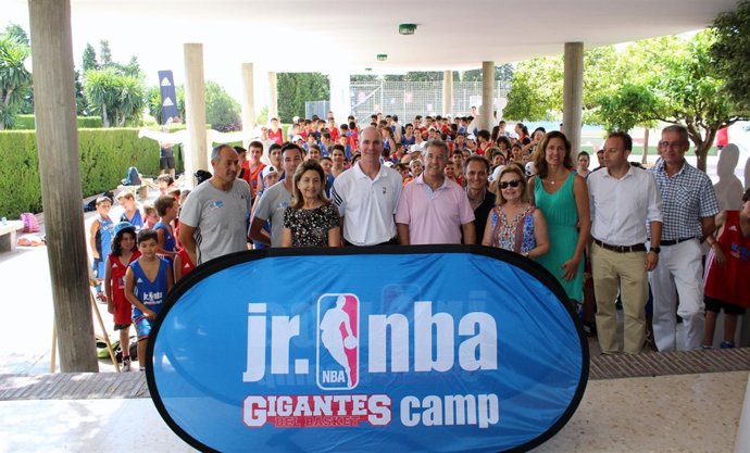 El Ayuntamiento Inaugura En Estepona El Único Campus De La NBA Que Se Celebra En
