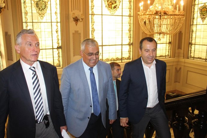 Fotos Visita Consejero Economía Al Puerto Málaga