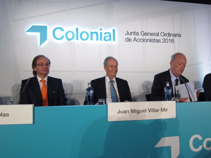 Pere Viñolas, Juan Miguel Villar Mir y Juan José Brugera (Colonial)