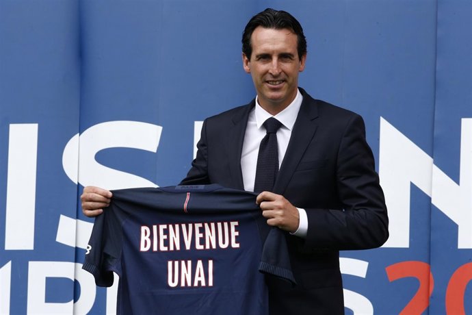 El entrenador español Unai Emery, presentado con el PSG