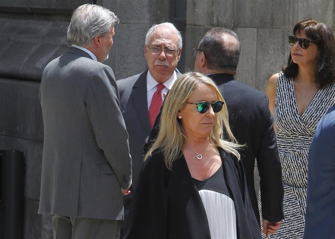 Camilo José Cela Conde y Marina Castaño/ José Ramón Hernando