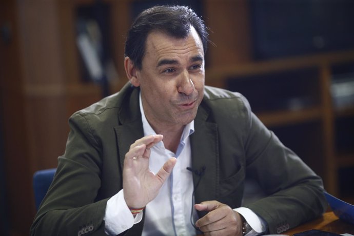 El vicesecretario del PP Martínez- Maíllo participa en un debate