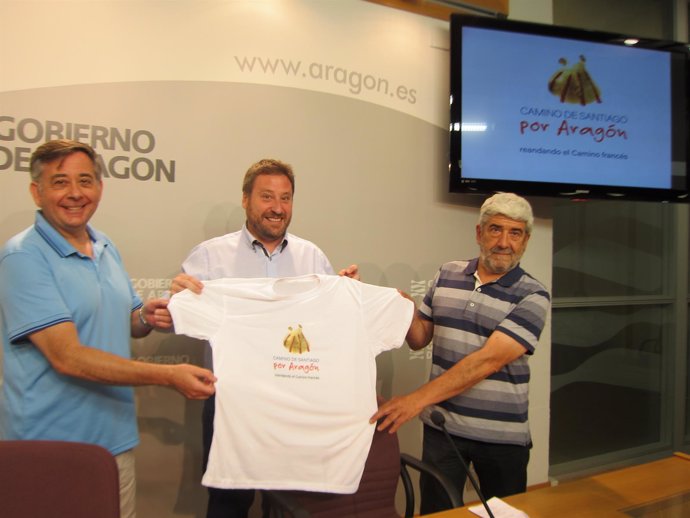Soro presenta camiseta promocional "Camino de Santiago por Aragón"