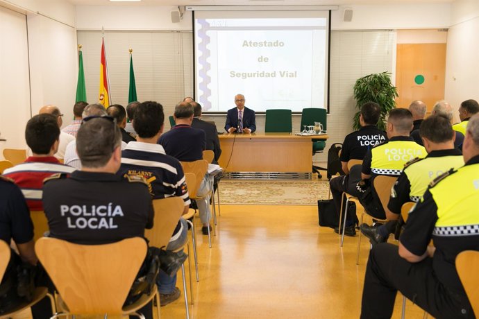 Villalobos en la reunión con Policía Local de la provincia de Sevilla