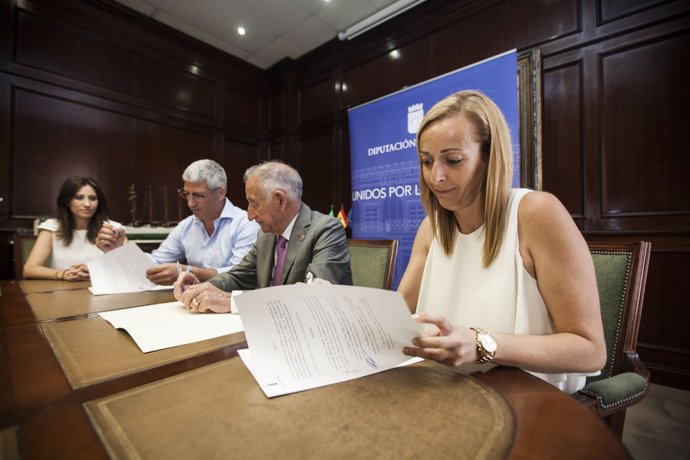 Doce empresas han firmado convenios de colaboración con la Diputación.