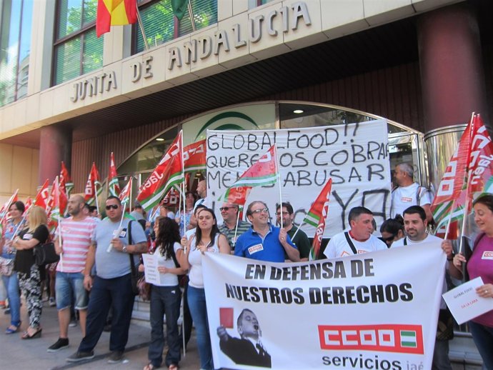 Protesta de los trabajadores de la residencia de tiempo libre de Siles