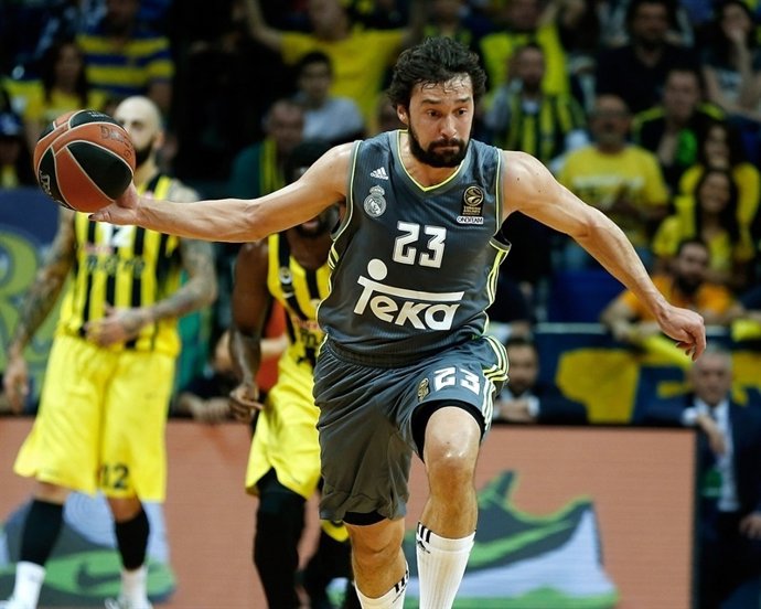 Sergio Llull en el Fenerbahce vs. Real Madrid