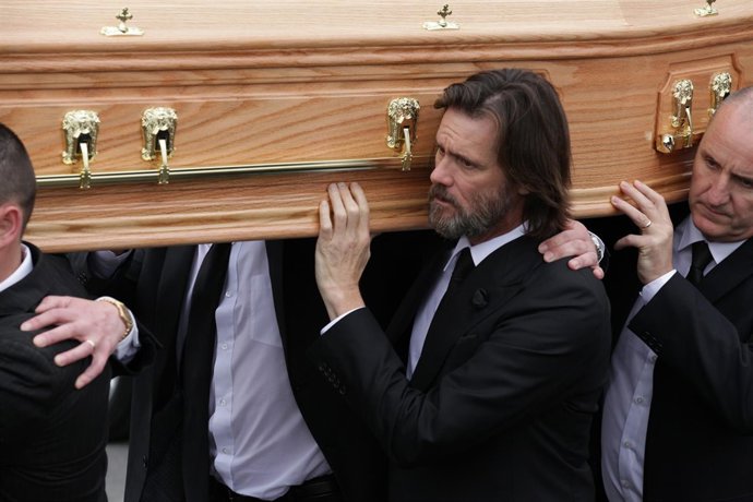 JIM CARREY EN EL FUNERAL DE CATHRIONA WHITE