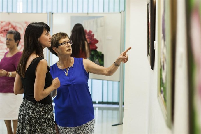 Conversión Navarro ha realizado una visita inaugural por su muestra.