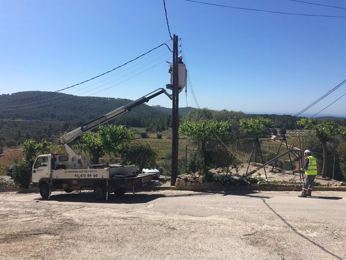Endesa sustituye 5.358 metros de cable en la comarca del Garraf