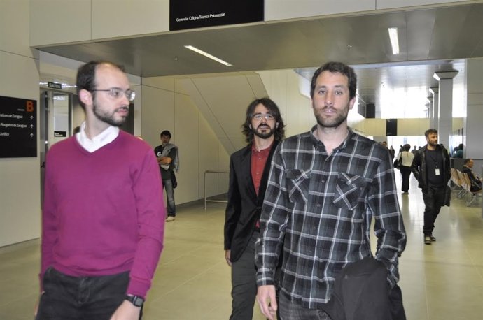 A la derecha, Chema Royo, y a su izquierda Jorge Luis Bail, dos de los 8 de Yesa