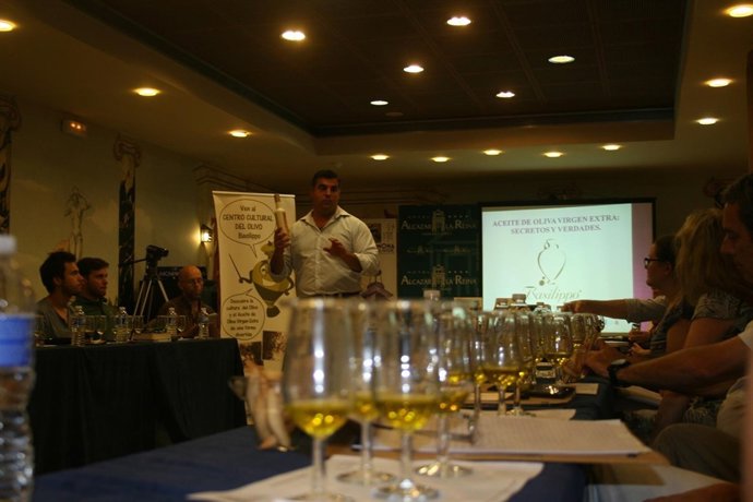 Diego Vergara en los cursos de verano de la UPO