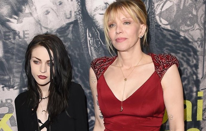Frances Bean Cobain e Isaiah Silva se divorcian, problemas con el reparto