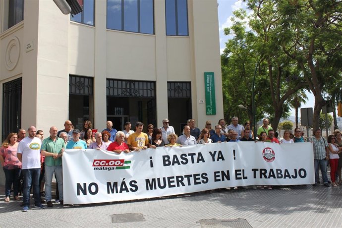FOTOGRAFÍAS CONCENTRACIÓN POR ACCIDENTE LABORAL MORTAL