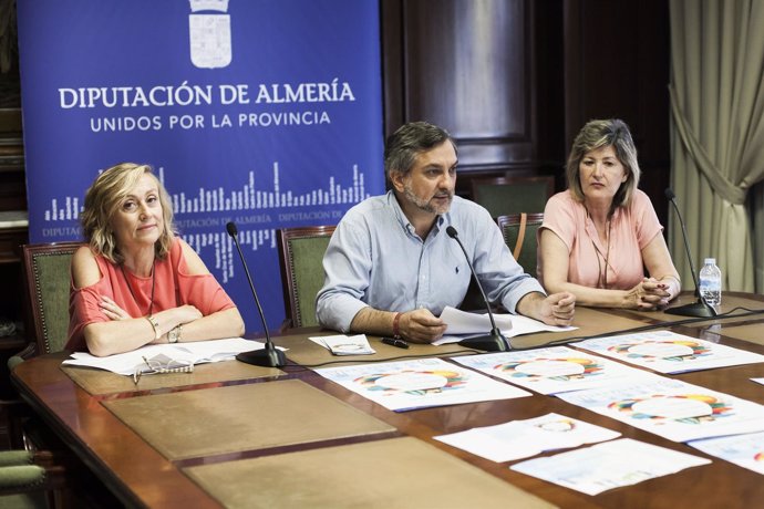 El diputado Ángel Escobar ha presentado el Programa de Escuelas de Verano.