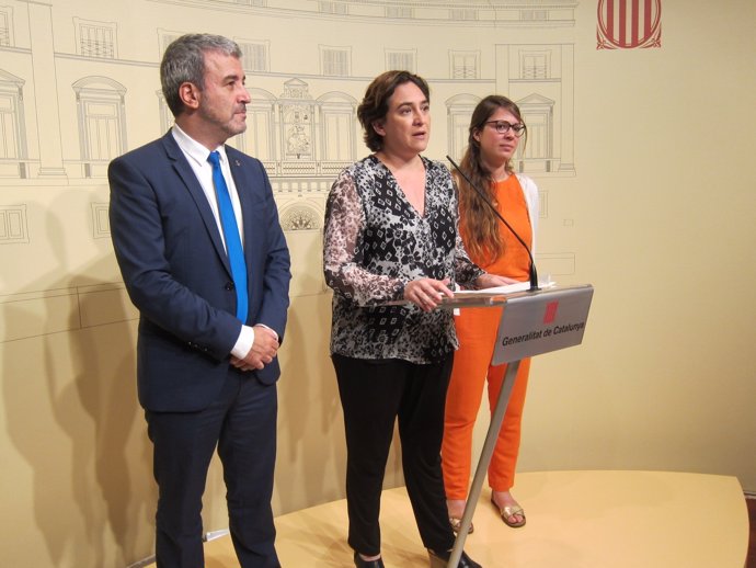 Jaume Collboni, Ada Colau y Janet Sanz