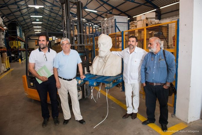 El alcalde de Cartagena con los artífices de la investigación