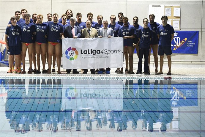La selección masculina de waterpolo durante su Media Day en el CAR