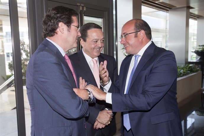 Garamendi, Albarracín y Pedro Antonio Sánchez en Asamblea General CROEM