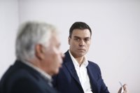 Felipe González pide al PSOE que dialogue con Rajoy y no obstaculice un Gobierno minoritario
