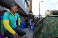 Ecuador detiene a un centenar de cubanos en protesta para adquirir un visado humanitario