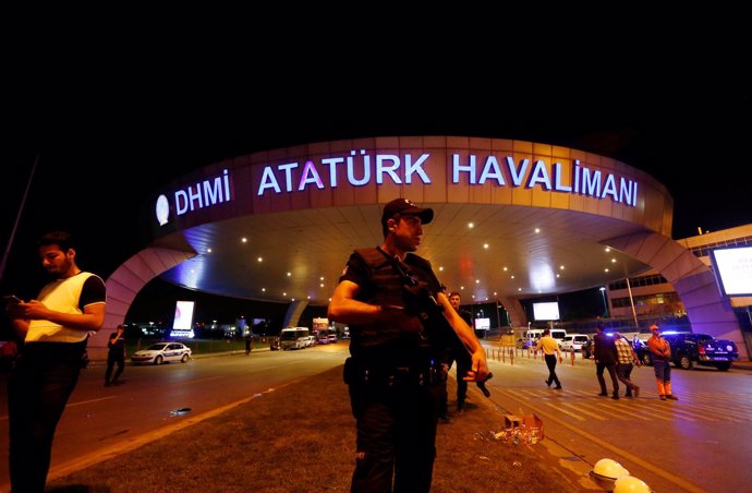 El aeropuerto Ataturk de Estambul, tras el atentado