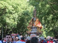 Los pamploneses arropan a San Fermín en la Procesión del Día Grande de las fiestas
